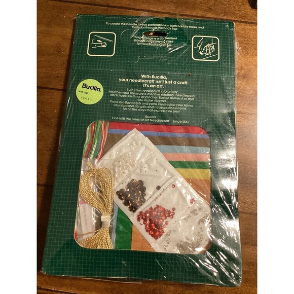 Bucilla Christmas Stocking Jeweled Felt Kit MIRACLE OF CHRISTMAS 48977 - Picture 2 of 2